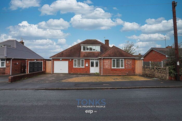 3 Bedroom Bungalow For Sale In Scotts Green Close, Dudley, DY1