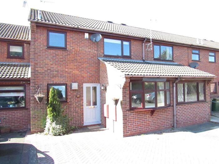 3 Bedroom Semi-Detached House To Rent In Mennecy Close, Countesthorpe, Leicester, LE8