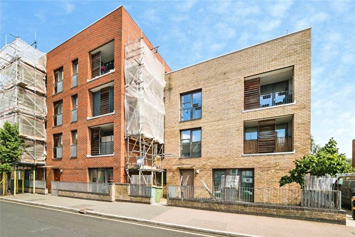 2 Bedroom Flat For Sale In Oberon Court, East Ham, London, E6