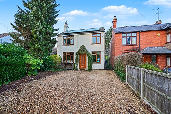 3 Bedroom Detached House For Sale In Crick Road, Hillmorton, Rugby, CV21