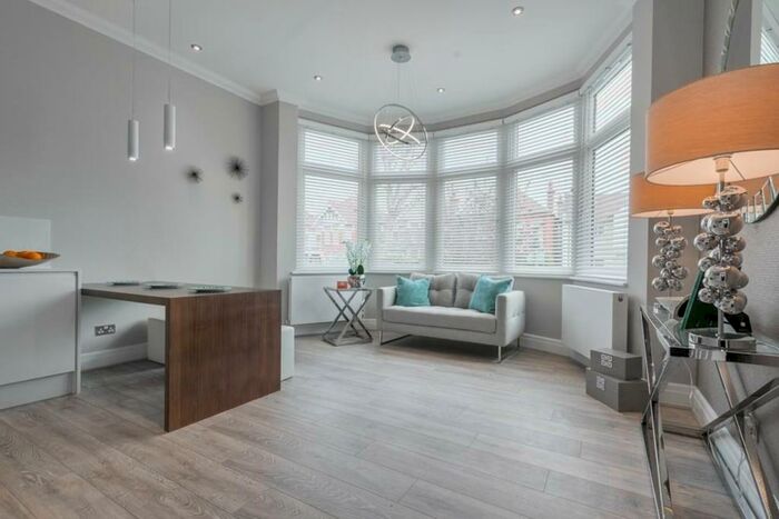 3 Bedroom Apartment To Rent In Teignmouth Road, Willesden, London, NW2