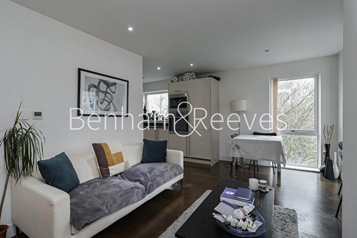 1 Bedroom Apartment To Rent In Freda Street, Bermondsey, SE16