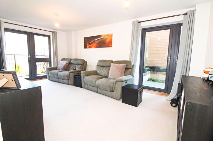 2 Bedroom Flat To Rent In Lakewood Drive, Tunbridge Wells, TN2