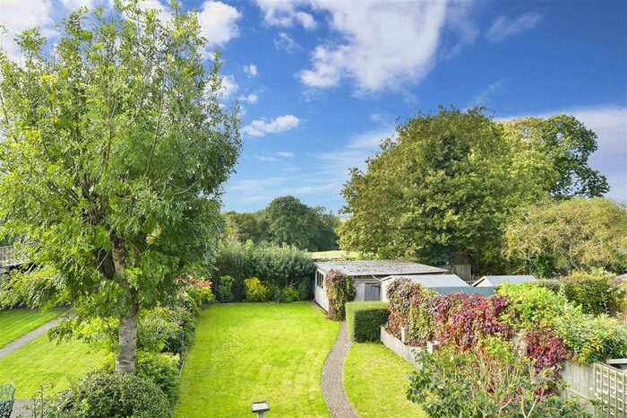 3 Bedroom Semi-Detached House For Sale In Ashford Road, Badlemere Lees, Kent, ME13