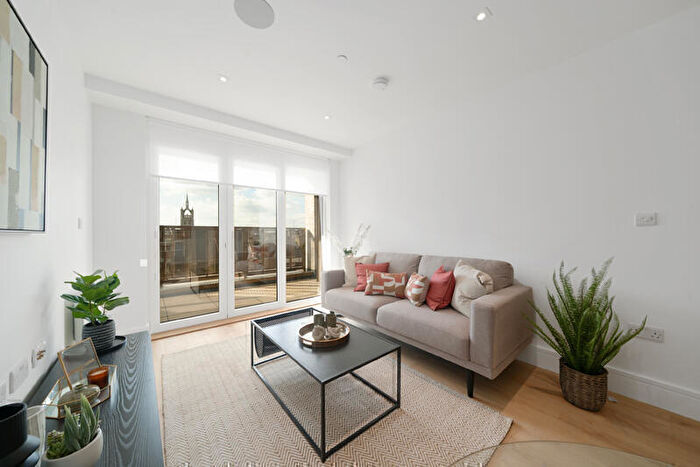 1 Bedroom Flat To Rent In Sutton Park House, Carshalton Road, Sutton, SM1