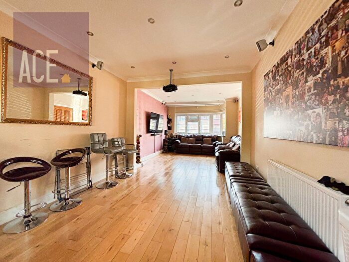 4 Bedroom Terraced House To Rent In Rydal Crescent, Greenford, UB6