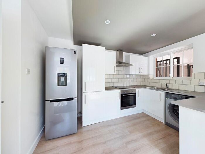 1 Bedroom Flat For Sale In St. Dunstans Street, Canterbury, Kent, CT2