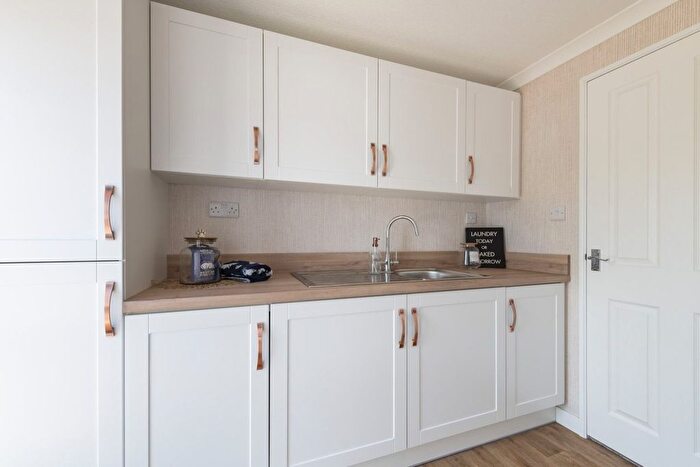 2 Bedroom Mobile/park Home For Sale In Little Hockham Lane, Great Hockham, Thetford, IP24