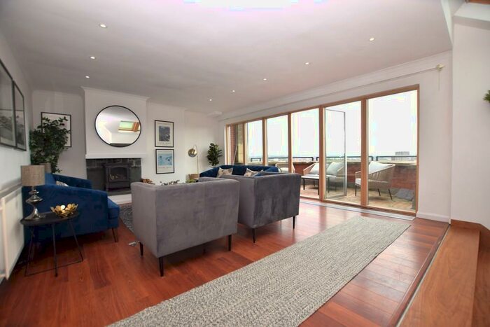 3 Bedroom Apartment To Rent In Kingsdown Parade, Bristol, BS6