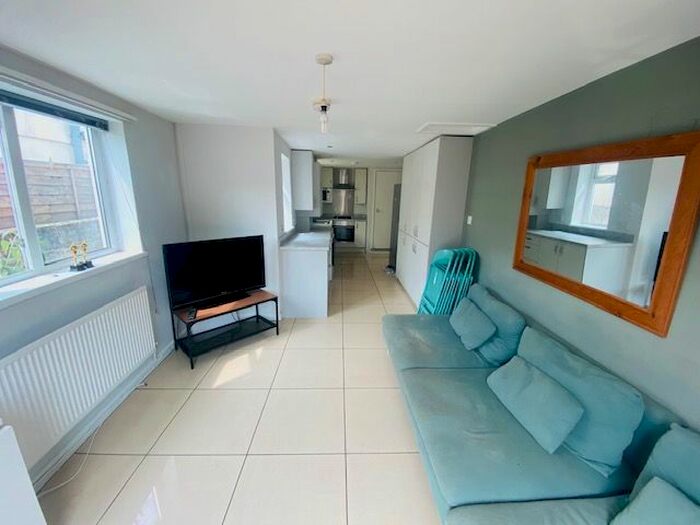 5 Bedroom Terraced House To Rent In Rhymney Street, Cardiff CF24