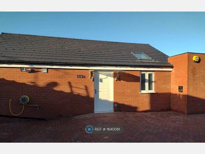 2 Bedroom Bungalow To Rent In West Road, Shoeburyness, Southend-On-Sea, SS3