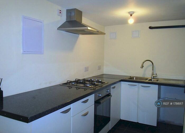 1 Bedroom Terraced House To Rent In Bolton Lane, Bradford, BD2