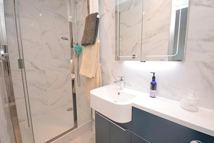 3 Bedroom Detached House For Sale In Wycombe Road, Princes Risborough, HP27