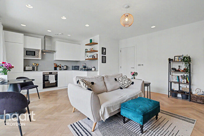 1 Bedroom Block Of Apartments For Sale In Bell Foundry Close, Croydon, CR0