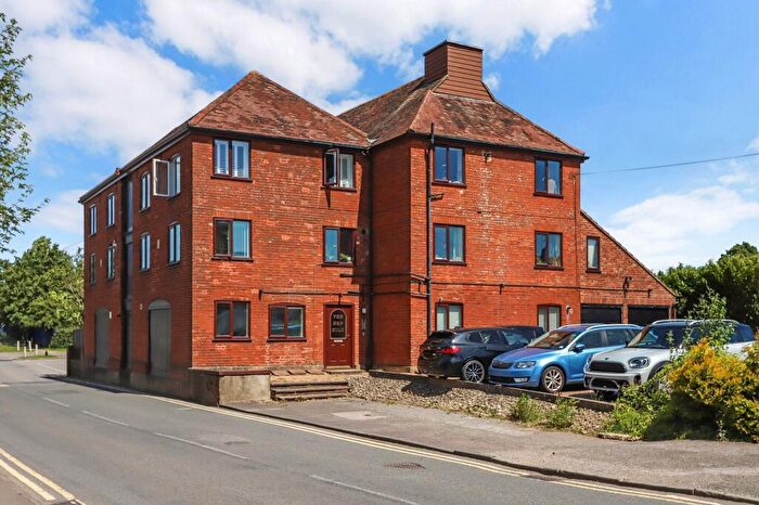 2 Bedroom Flat For Sale In Weydon Lane, Farnham, GU9