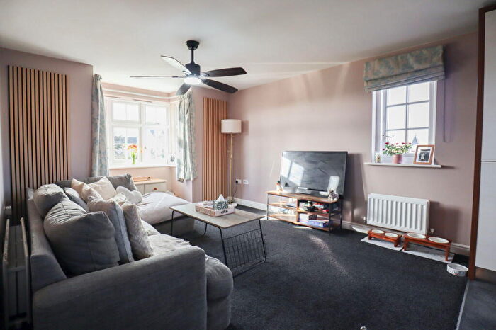 2 Bedroom Flat For Sale In Hercules Road, Calne, SN11