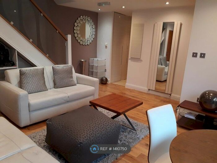 3 Bedroom Flat To Rent In Katherine Docks, London, E1W