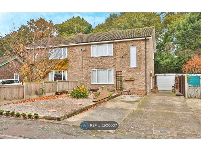 3 Bedroom Semi-Detached House To Rent In Oaklands Drive, Dereham, NR20