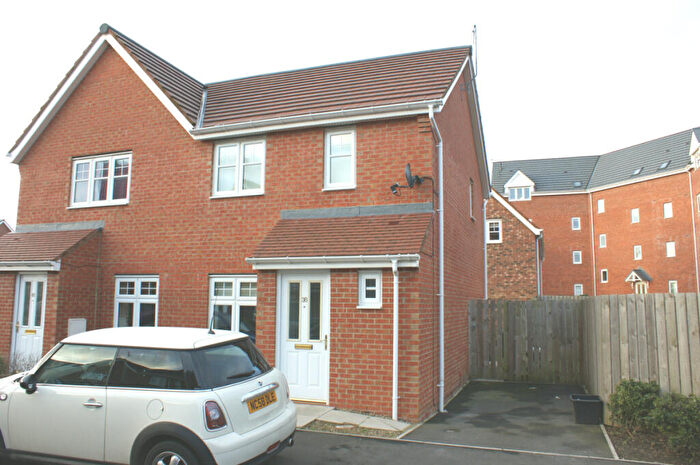 6 Bedroom Semi Detached House To Rent In Galloway Road Gateshead, NE10