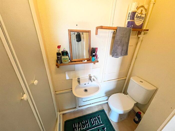 4 Bedroom Terraced House To Rent In **£pppw Excluding Bills** Beeston Road, Dunkirk, - Uon, NG7
