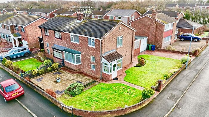 3 Bedroom Semi-Detached House For Sale In Briardene Drive, Wardley, Gateshead, NE10