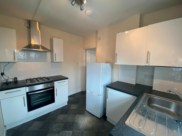 2 Bedroom Flat To Rent In Arthur Road, Shirley, Southampton, SO15