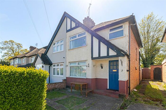 3 Bedroom Semi-Detached House For Sale In Gresham Road, Hillingdon, UB10