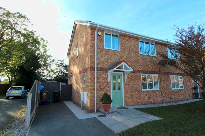 3 Bedroom Semi-Detached House To Rent In The Yews, Saltney Ferry, Chester, Flintshire, CH4