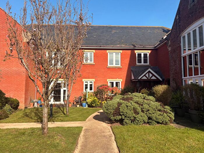 2 Bedroom Flat For Sale In Armada Court, Topsham, EX3