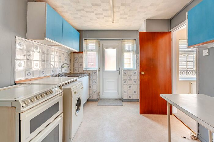 3 Bedroom End Of Terrace House For Sale In Thornwell Road, Chepstow, Monmouthshire, NP16