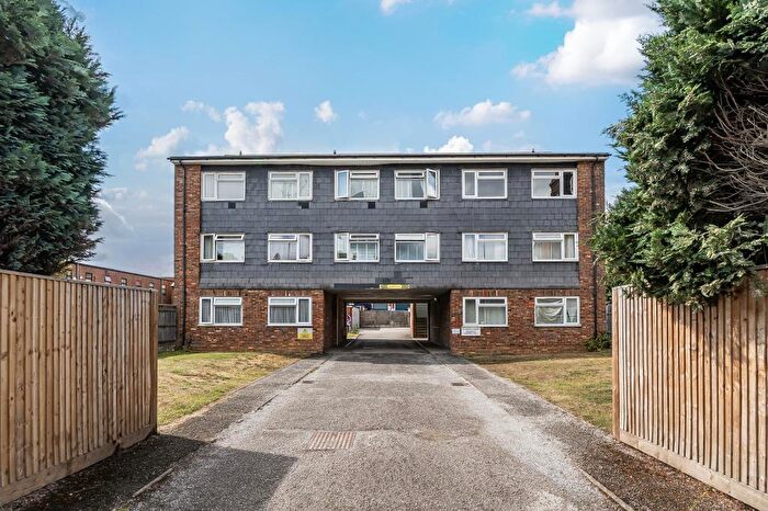 2 Bedroom Flat For Sale In Chesham, Buckinghamshire, HP5