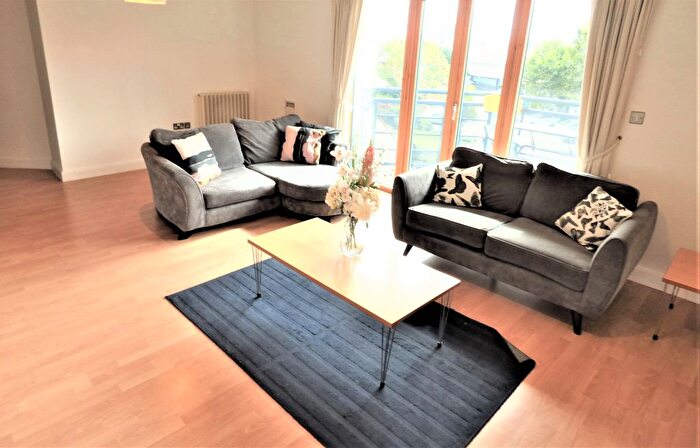 2 Bedroom Flat To Rent In Western Beach Apartments, Hanover Avenue, Western Beach Apartments, Hanover Avenue, E16