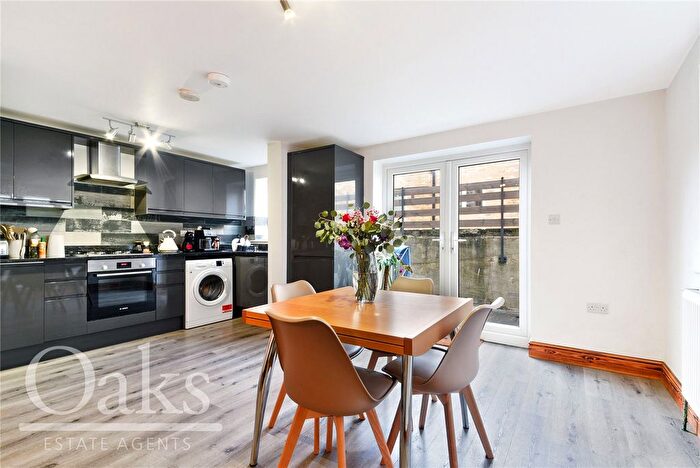 2 Bedroom Flat To Rent In Lower Addiscombe Road, Addiscombe, Croydon, CR0