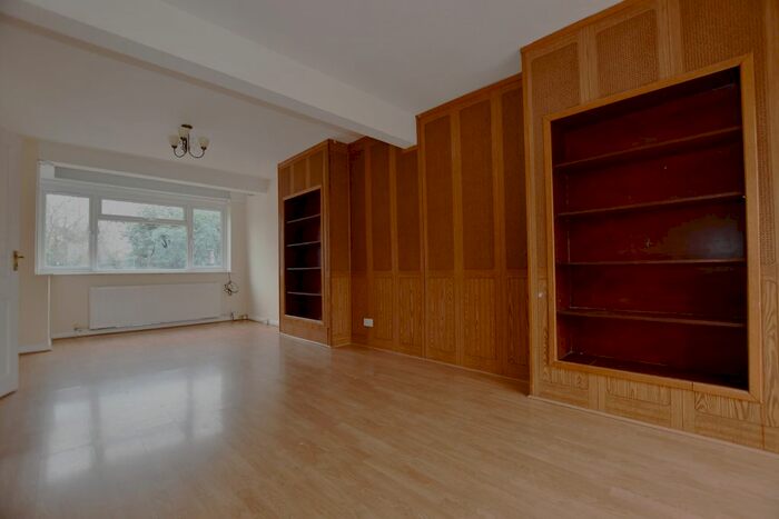 3 Bedroom Detached House To Rent In Mitcham Road, Croydon, Surrey, CR0