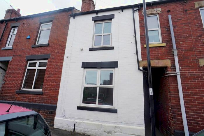3 Bedroom Terraced House To Rent In Helmton Road, Woodseats, Sheffield, S8
