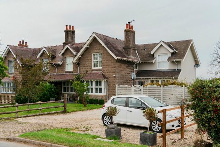 4 Bedroom Semi-Detached House For Sale In Glen Road, Newton Harcourt, LE8