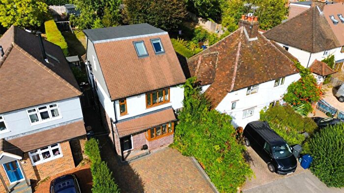 3 Bedroom Detached House For Sale In Tor Road, Farnham, Surrey, GU9