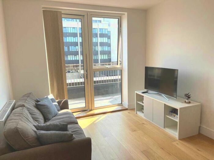 2 Bedroom Flat To Rent In Balfour Road, Hounslow Central, Hounslow, TW3