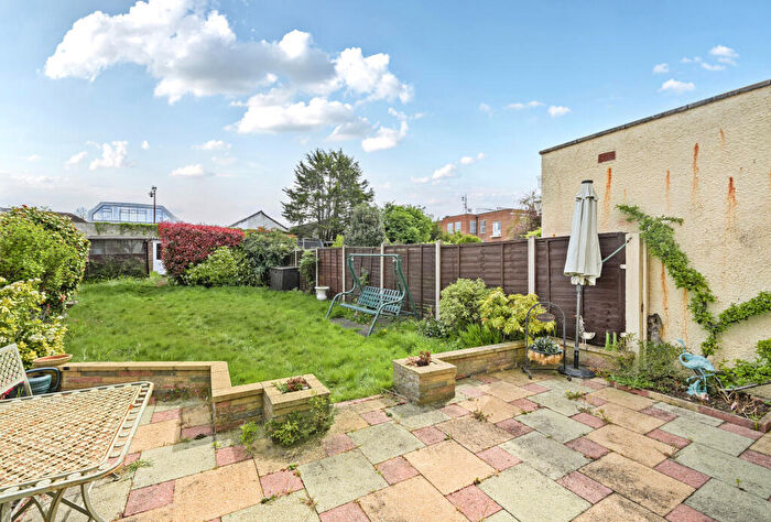 3 Bedroom Semi-Detached House For Sale In Windsor Avenue, Cheam, Sutton, SM3