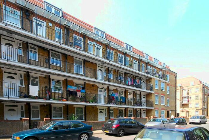 3 Bedroom Maisonette To Rent In Fulham Road, Parsons Green, London, SW6