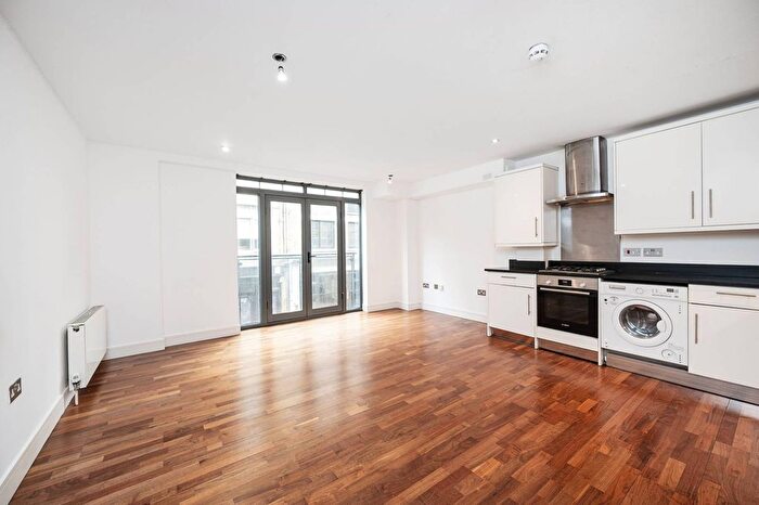 2 Bedroom Flat To Rent In Hoxton Square, Hoxton, London, N1