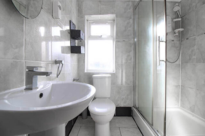 2 Bedroom Flat To Rent In Park Road, Southampton, SO15