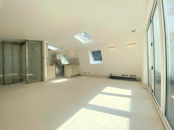 3 Bedroom Detached House To Rent In Marylebone Mews, London, W1G