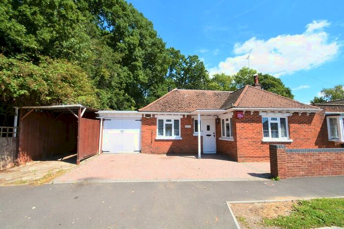 3 Bedroom Detached Bungalow To Rent In Longwood Avenue, Waterlooville, PO8