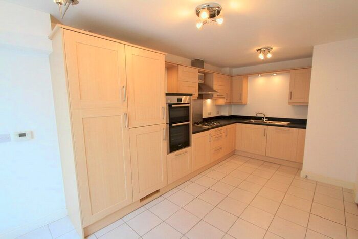 5 Bedroom Town House To Rent In Saffron Close, Banbury, Oxon OX16