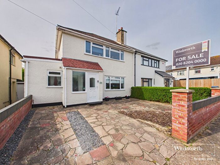 3 Bedroom Semi Detached House For Sale In Belvedere Way, Kenton, Harrow, HA3