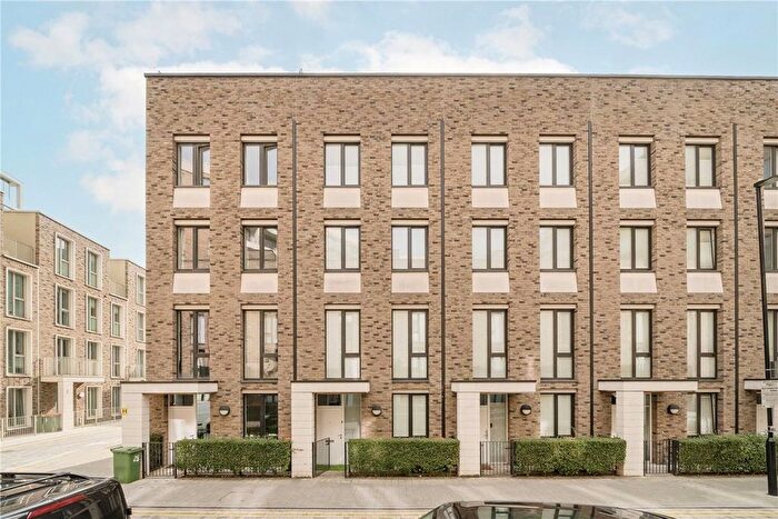 4 Bedroom Terraced House For Sale In Schooner Road, Canary Wharf, E16
