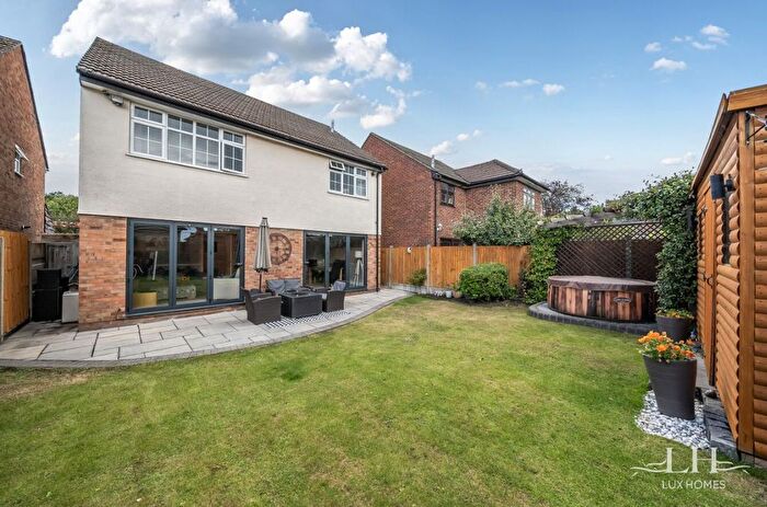 4 Bedroom Detached House For Sale In Abbey Wood Lane, Rainham, RM13