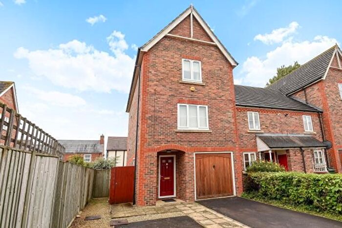 4 Bedroom Town House To Rent In Abingdon, Oxfordshire, OX14