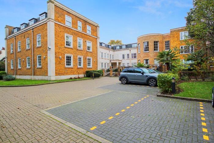 3 Bedroom Flat To Rent In Church Walk, Wilmington, Dartford, DA2